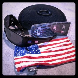 Oakley batwolf (authentic- patriotic edition)